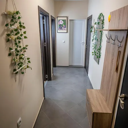 Boho Floral Near To Old Town Апартаменти